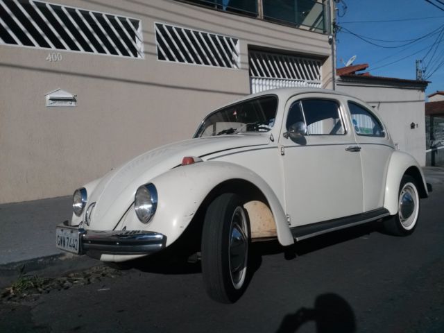 1974 White Volkswagen Beetle - Classic Hatchback