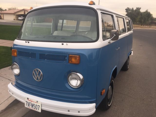 1974 Blue/White Volkswagen Bus/Vanagon