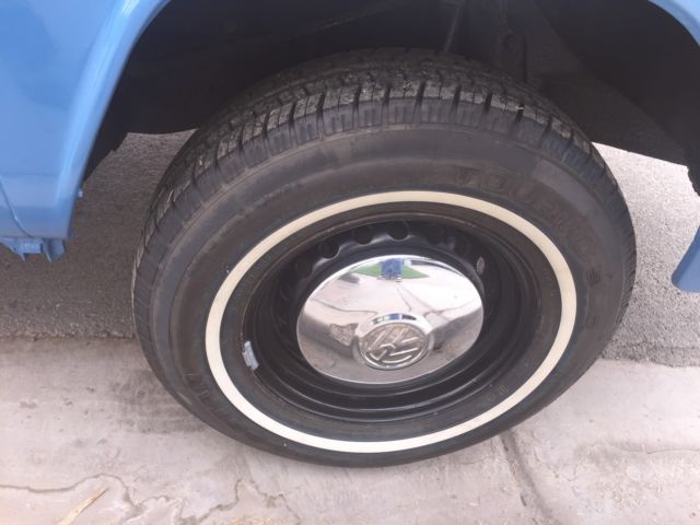 1974 Blue/White Volkswagen Bus/Vanagon