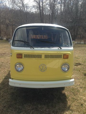 1977 Yellow Volkswagen Bus/Vanagon Van Camper