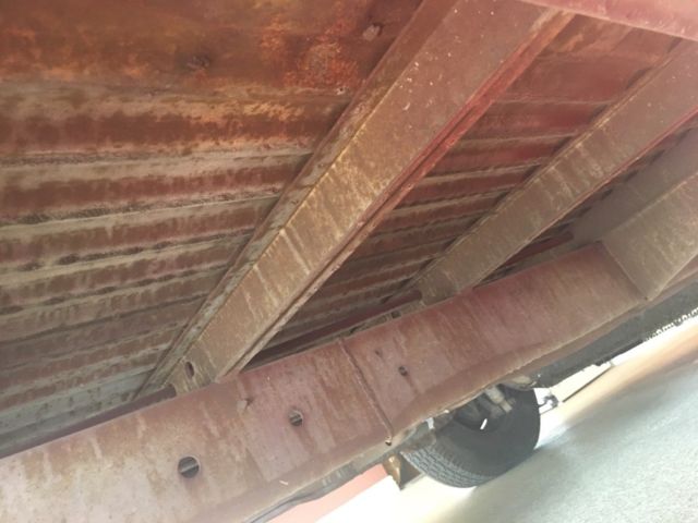 1966 pearl white-red Volkswagen Bus/Vanagon