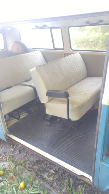 1966 pearl white-red Volkswagen Bus/Vanagon