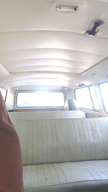 1966 pearl white-red Volkswagen Bus/Vanagon