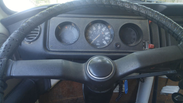 1966 pearl white-red Volkswagen Bus/Vanagon