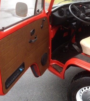 1978 Red Volkswagen Bus/Vanagon Van Camper