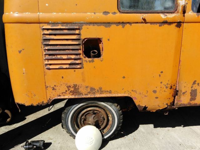 1963 Orange Volkswagen Bus/Vanagon Kombi