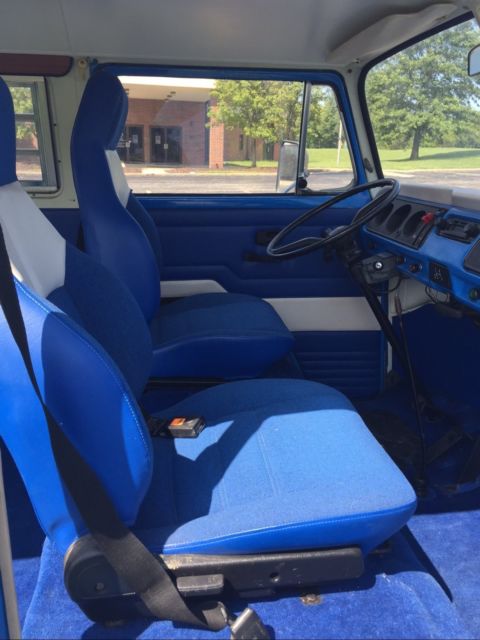 1962 Green Volkswagen Bus/Vanagon Van Camper