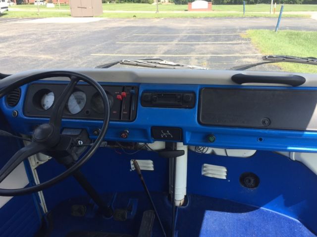 1962 Green Volkswagen Bus/Vanagon Van Camper