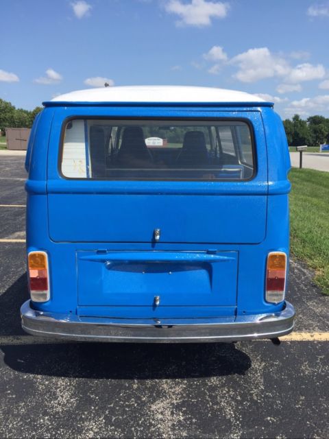 1962 Green Volkswagen Bus/Vanagon Van Camper