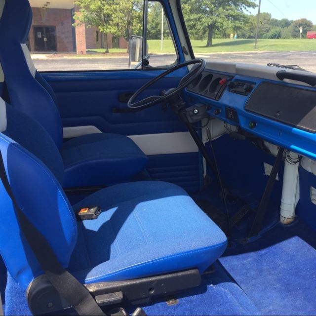 1962 Green Volkswagen Bus/Vanagon Van Camper