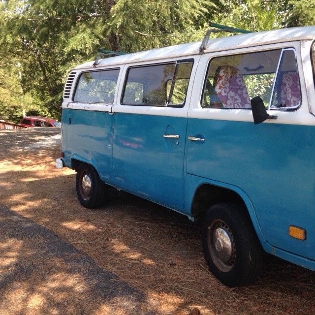 1977 Blue/white Volkswagen Bus/Vanagon Type 2