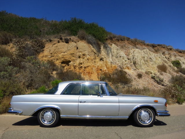 1971 Silver Mercedes-Benz 200-Series Coupe