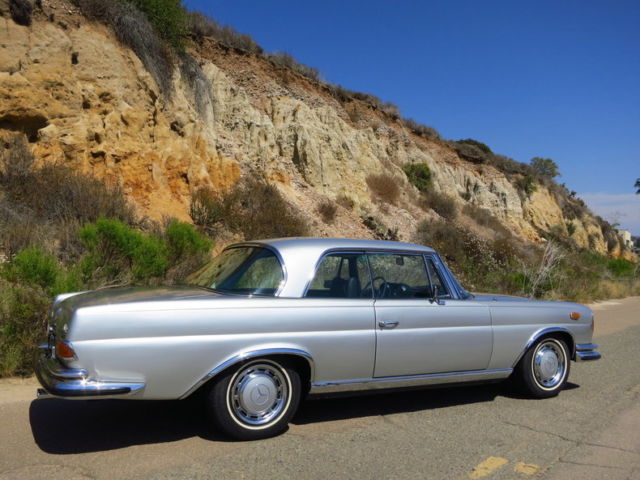 1971 Silver Mercedes-Benz 200-Series Coupe