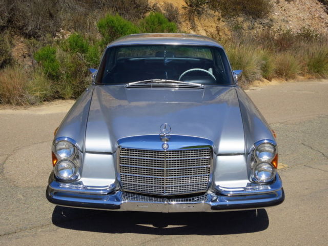 1971 Silver Mercedes-Benz 200-Series Coupe