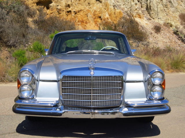 1971 Silver Mercedes-Benz 200-Series Coupe