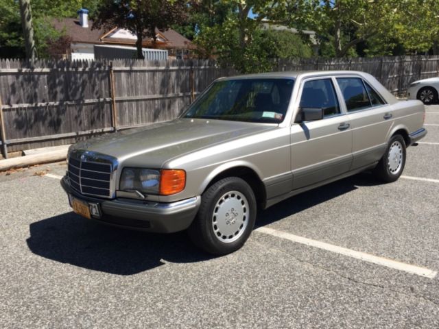 1980 Gold Mercedes-Benz 200-Series Sedan