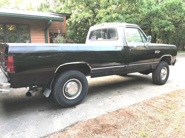 1990 Black / Gray Dodge Other Pickups Standard Cab Pickup