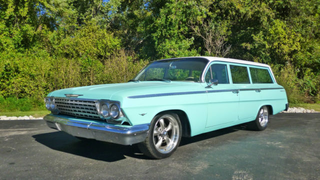 1962 Blue Chevrolet Bel Air/150/210 Station wagon