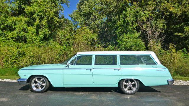 1962 Blue Chevrolet Bel Air/150/210 Station wagon