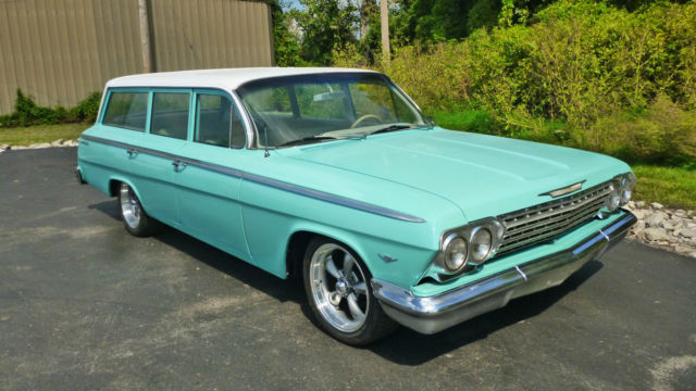 1962 Blue Chevrolet Bel Air/150/210 Station wagon