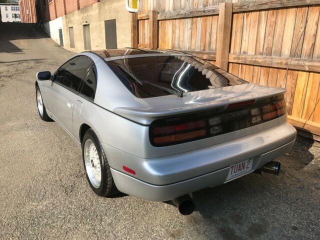 1990 Gray Nissan 300ZX Coupe