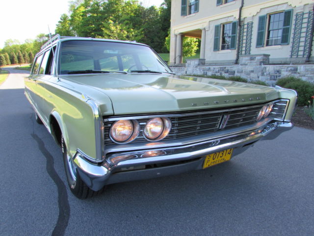 1966 Chrysler Town & Country Wagon