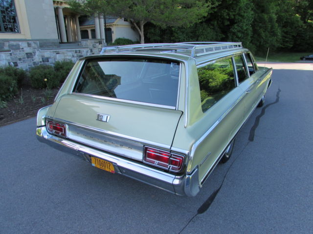 1966 Chrysler Town & Country Wagon