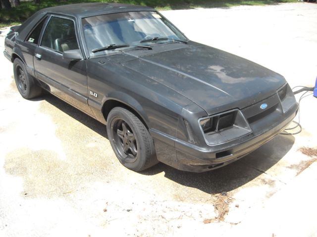 1986 Black Ford Mustang