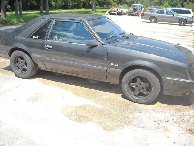 1986 Black Ford Mustang