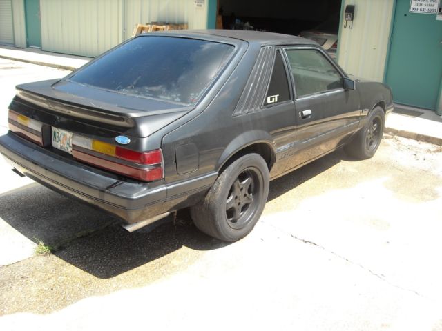 1986 Black Ford Mustang