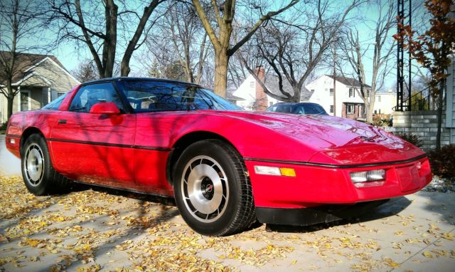 1985 Red Chevrolet Corvette Coupe