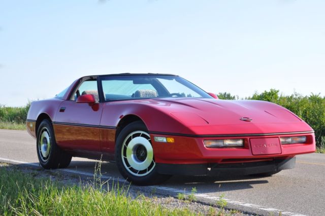 1985 Red Chevrolet Corvette Coupe