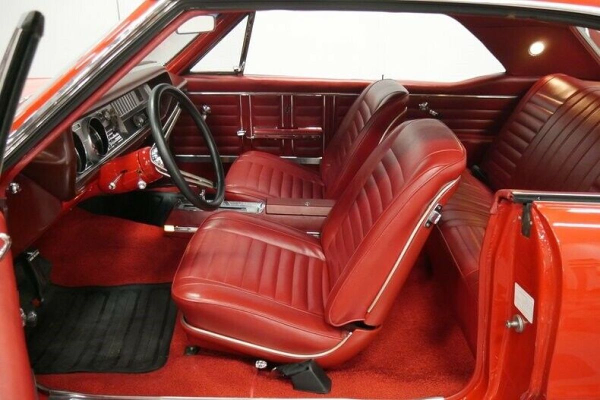 1967 Red Oldsmobile 442 Hardtop