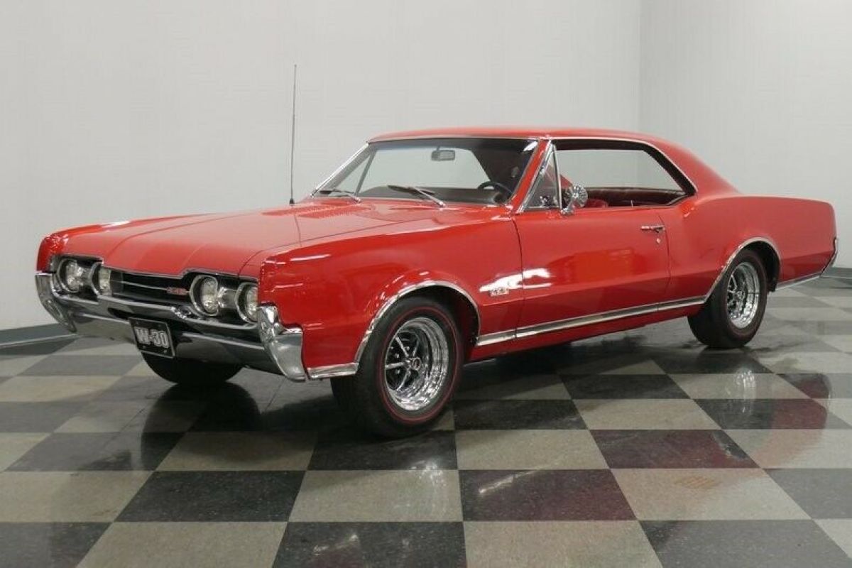 1967 Red Oldsmobile 442 Hardtop