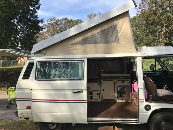 1984 White Volkswagen Bus/Vanagon