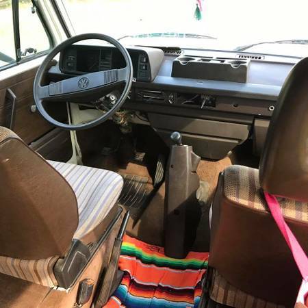 1984 White Volkswagen Bus/Vanagon