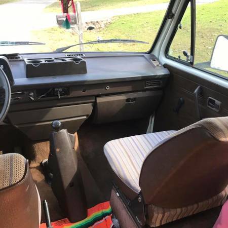 1984 White Volkswagen Bus/Vanagon