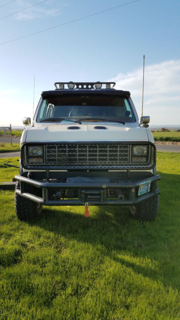 1982 White Ford E-Series Van Standard Passenger Van
