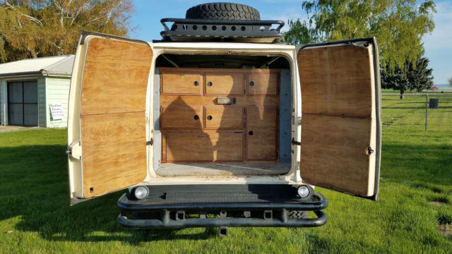 1982 White Ford E-Series Van Standard Passenger Van