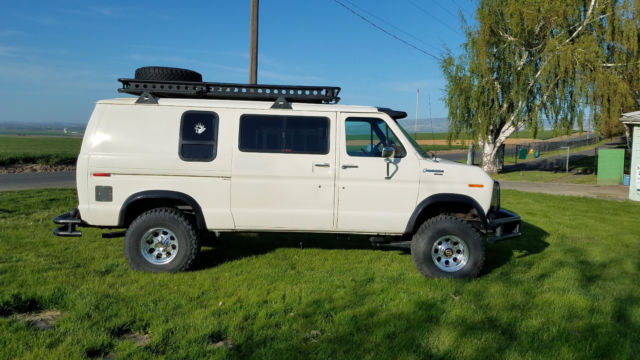 1982 White Ford E-Series Van Standard Passenger Van