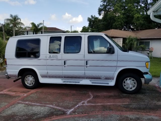 1994 White Ford Other Standard Passenger Van