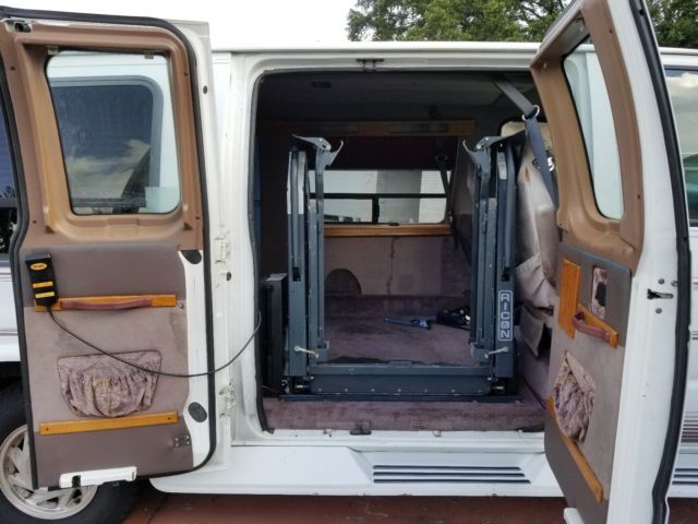 1994 White Ford Other Standard Passenger Van