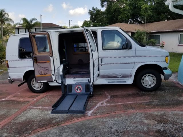 1994 White Ford Other Standard Passenger Van