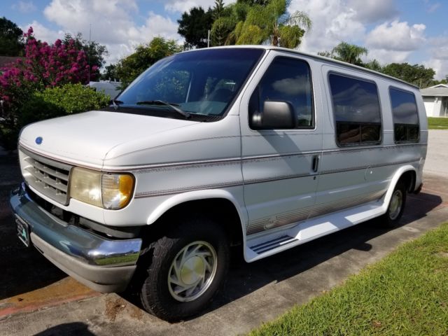 1994 White Ford Other Standard Passenger Van