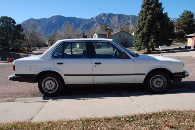 1987 White BMW 3-Series Sedan