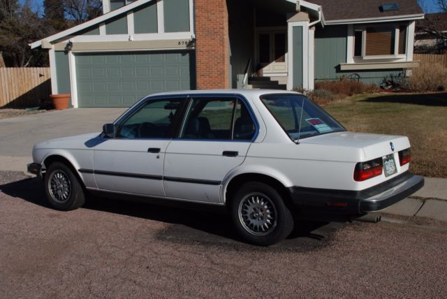 1987 White BMW 3-Series Sedan
