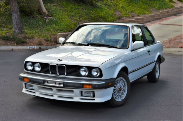 1987 White BMW 3-Series Coupe