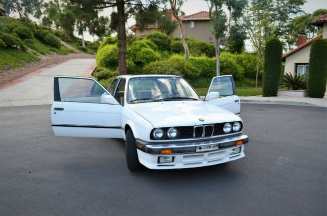 1987 White BMW 3-Series Coupe