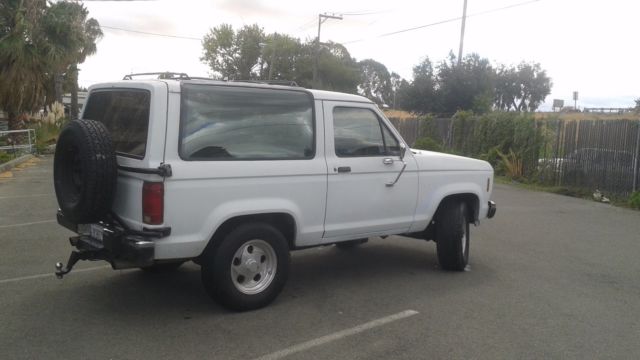 1988 White Ford Bronco II SUV