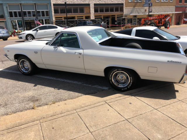 1969 White Chevrolet El Camino
